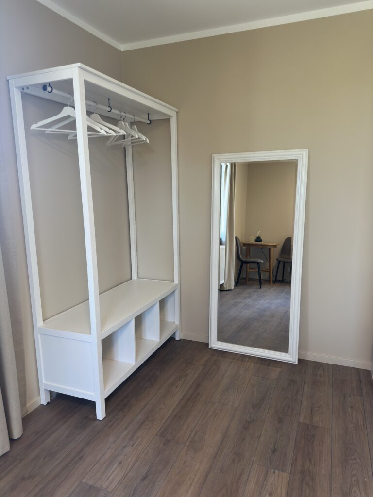 Room 8